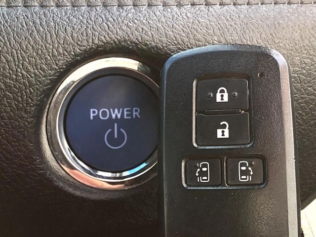 TOYOTA SIENTA HYBRID 2019