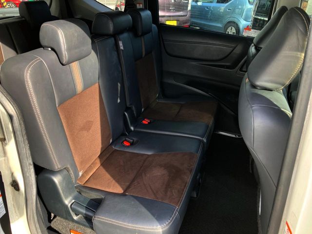 TOYOTA SIENTA HYBRID 2019