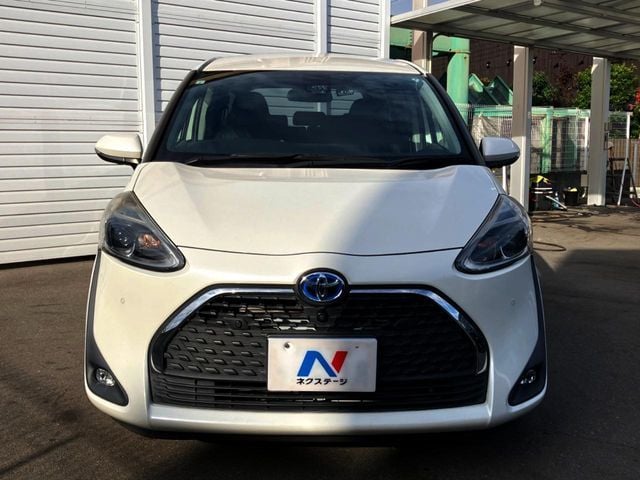 TOYOTA SIENTA HYBRID 2019