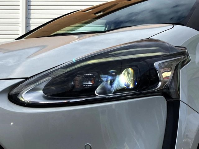 TOYOTA SIENTA HYBRID 2019