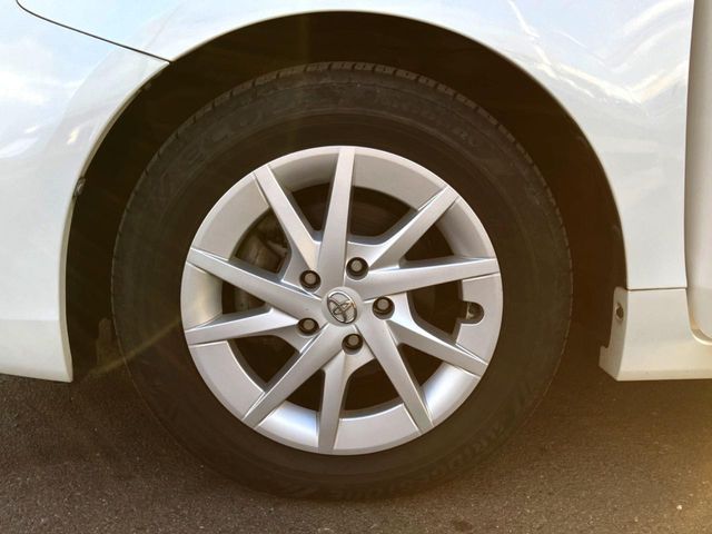 TOYOTA PRIUS Alpha 2013