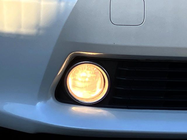 TOYOTA PRIUS Alpha 2013