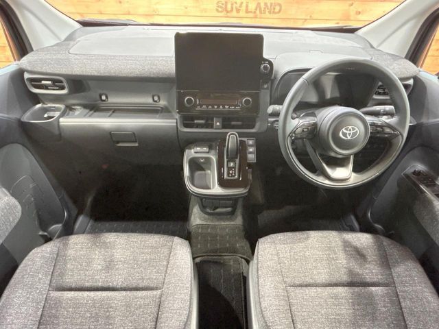 TOYOTA SIENTA HYBRID 2025