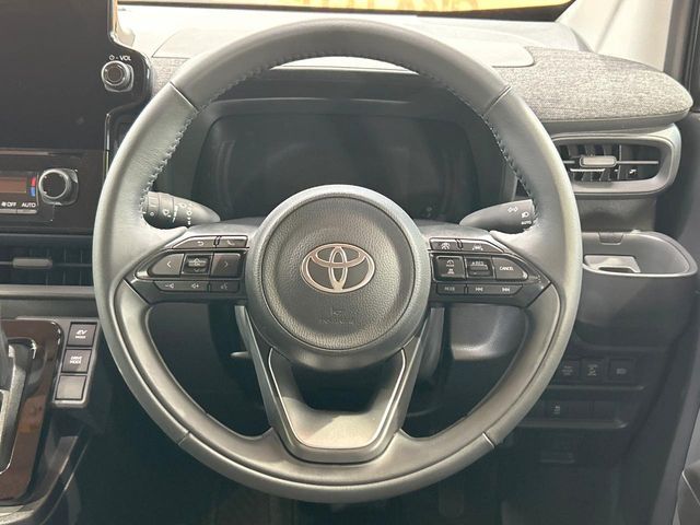 TOYOTA SIENTA HYBRID 2025