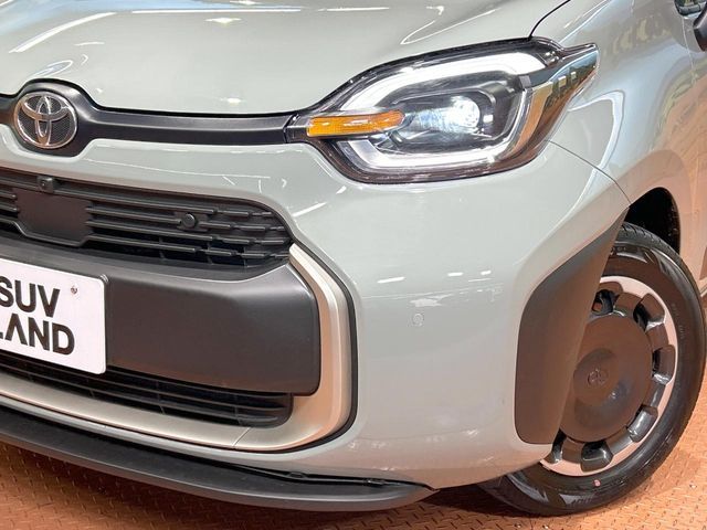 TOYOTA SIENTA HYBRID 2025