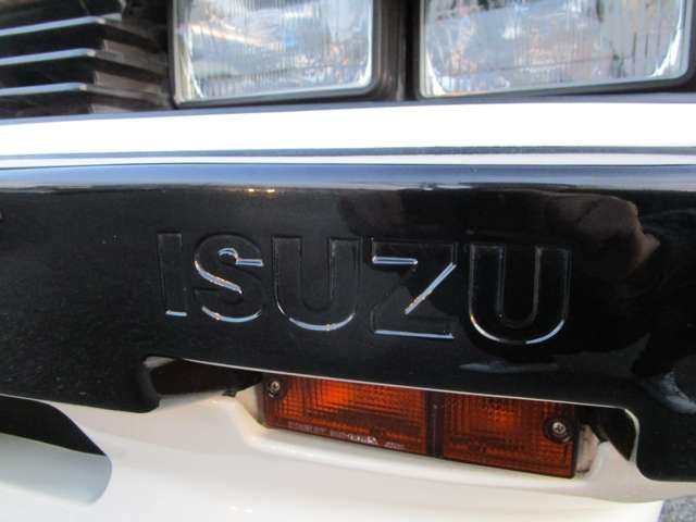 ISUZU PIAZZA 1986