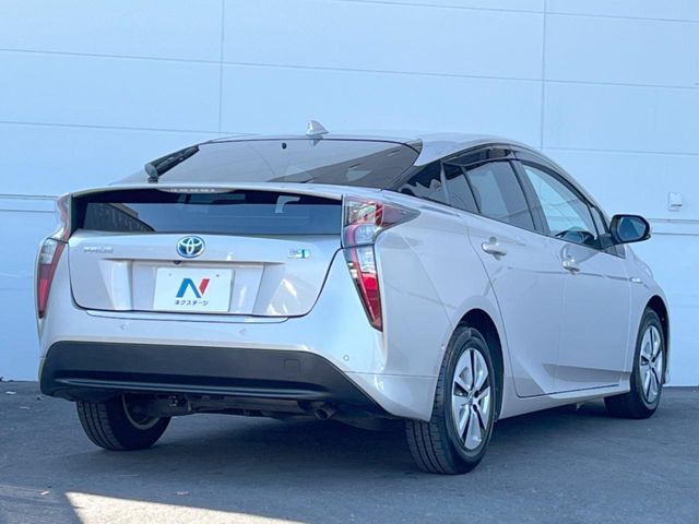 TOYOTA PRIUS 2018