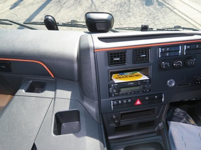 MITSUBISHI FUSOU SUPER GREAT 2025