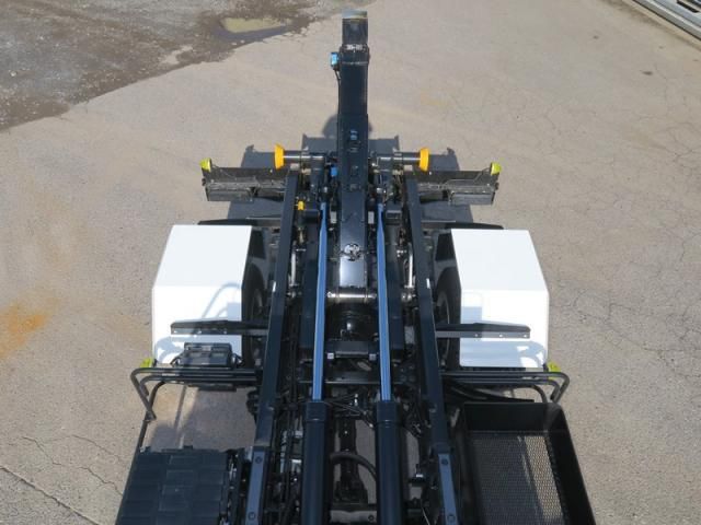 MITSUBISHI FUSOU FIGHTER 2024