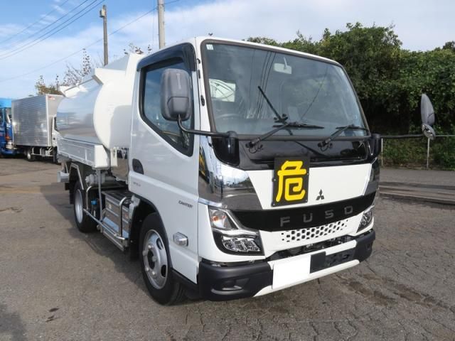 MITSUBISHI CANTER 2023