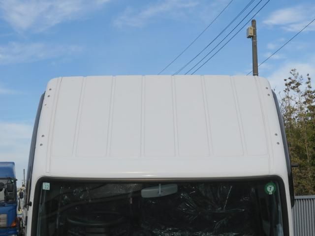 MITSUBISHI CANTER 2023