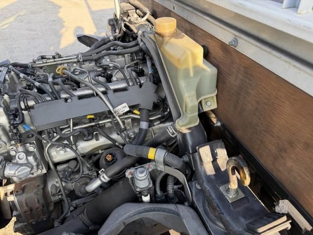 MITSUBISHI CANTER 2016