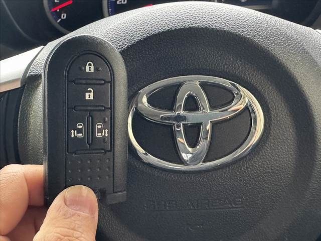 TOYOTA ROOMY 2018
