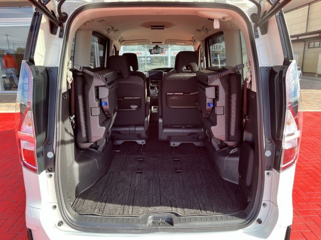 NISSAN SERENA  WG 2022