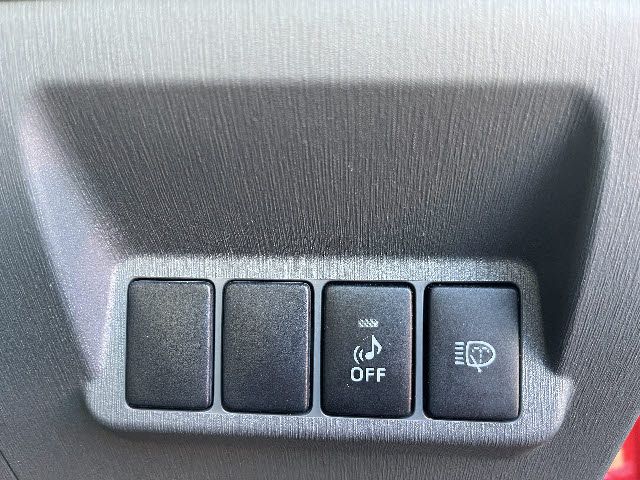 TOYOTA PRIUS Alpha 2013