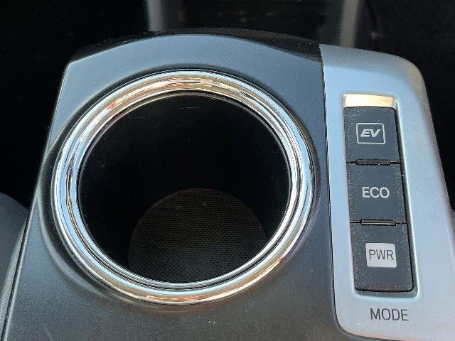 TOYOTA PRIUS Alpha 2013