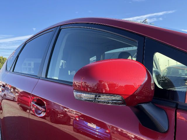 TOYOTA PRIUS Alpha 2013