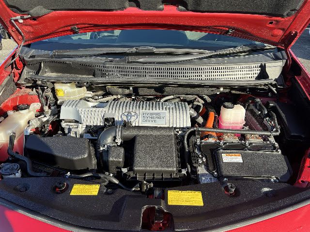 TOYOTA PRIUS Alpha 2013