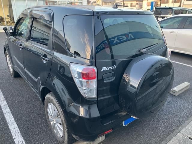 TOYOTA RUSH 2011
