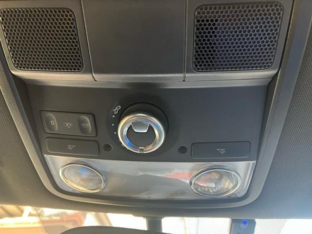 VOLKSWAGEN VOLKSWAGEN The BEETLE 2013