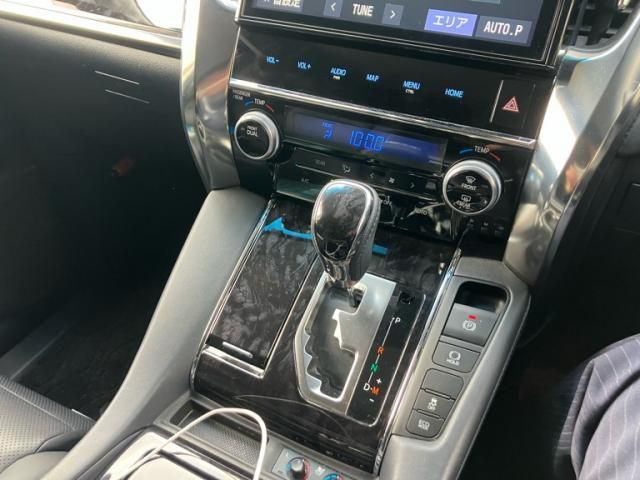 TOYOTA ALPHARD 2018