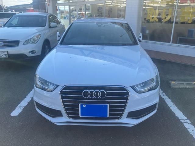 AUDI AUDI A4 AVANT 2015