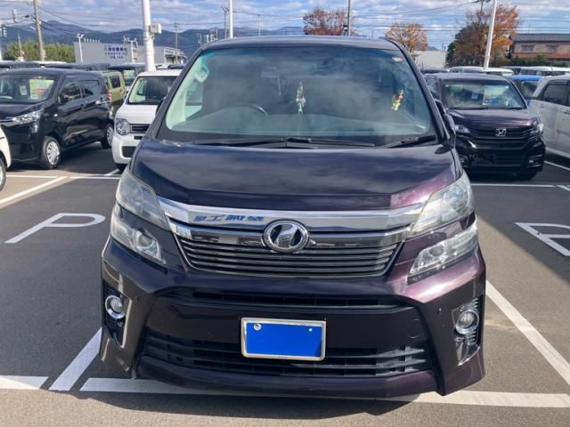 TOYOTA VELLFIRE 2013