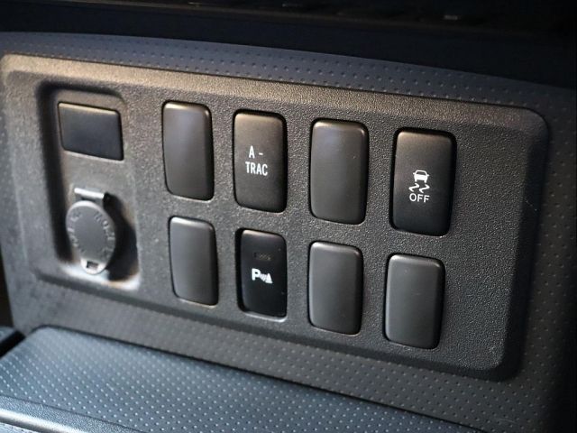 TOYOTA FJ CRUISER 4WD 2015