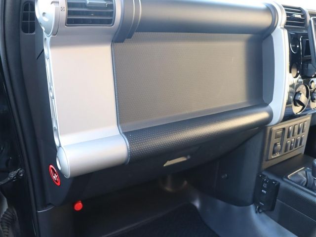 TOYOTA FJ CRUISER 4WD 2015