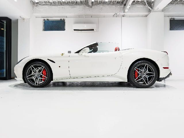 FERRARI FERRARI California T 2017
