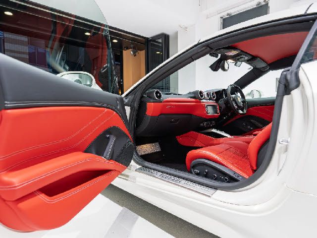 FERRARI FERRARI California T 2017