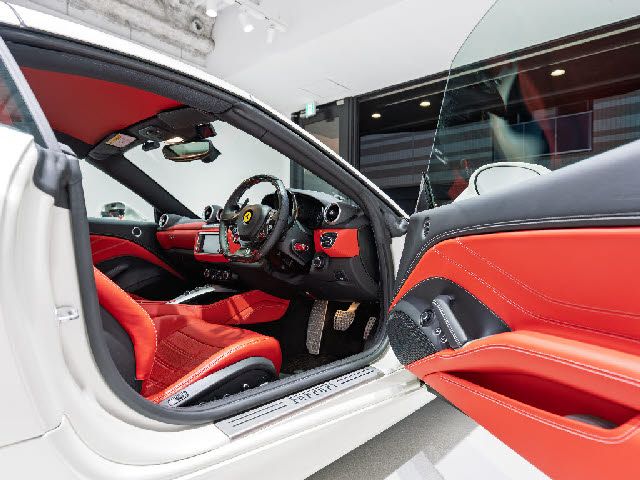 FERRARI FERRARI California T 2017