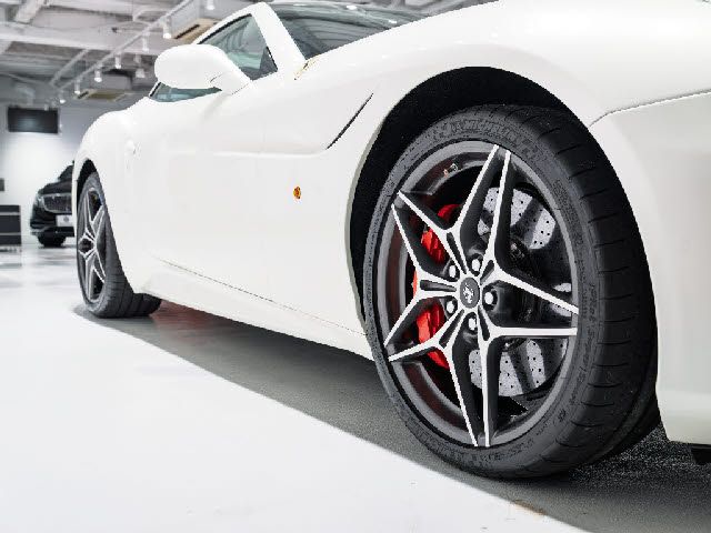 FERRARI FERRARI California T 2017