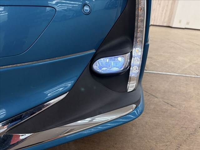 TOYOTA PRIUS PHV 2017