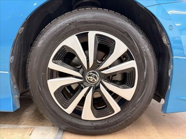 TOYOTA PRIUS PHV 2017