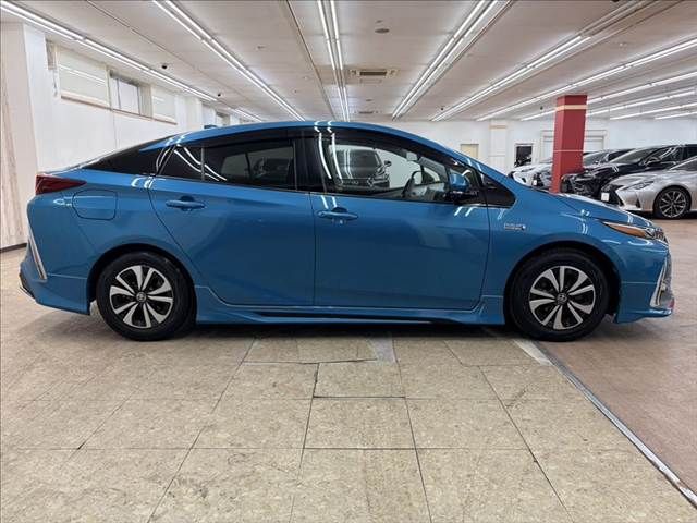 TOYOTA PRIUS PHV 2017