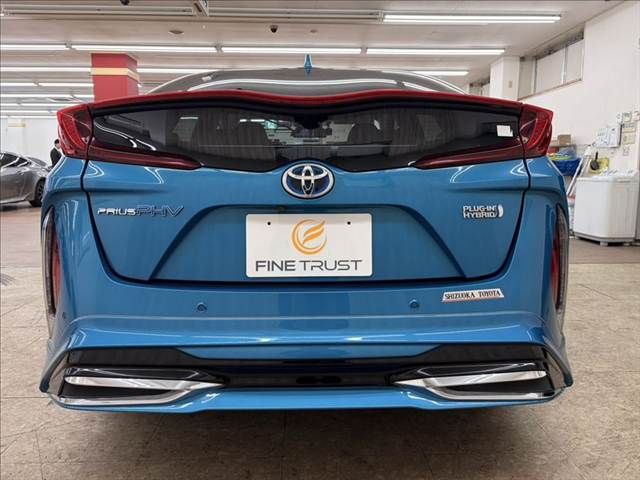 TOYOTA PRIUS PHV 2017