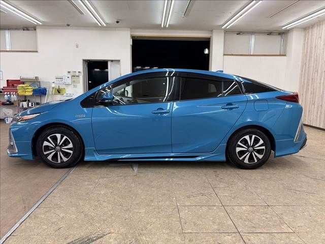 TOYOTA PRIUS PHV 2017