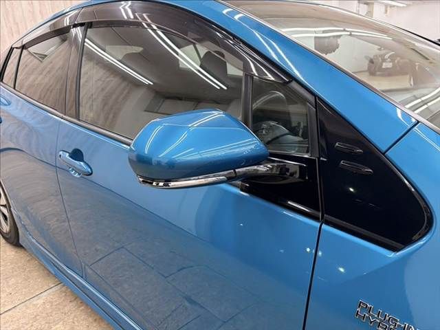 TOYOTA PRIUS PHV 2017