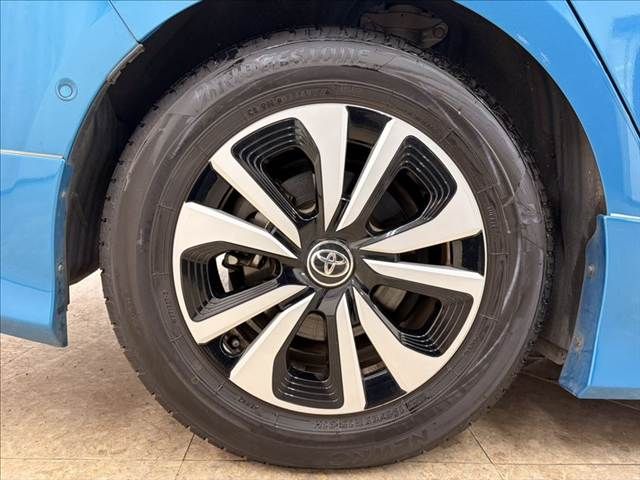 TOYOTA PRIUS PHV 2017