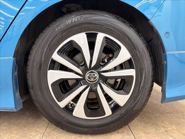 TOYOTA PRIUS PHV 2017