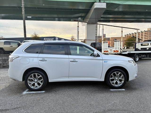 MITSUBISHI OUTLANDER PHEV 2013