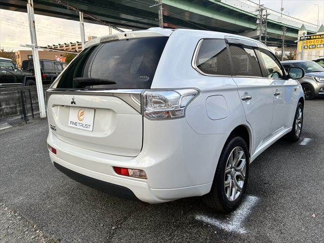 MITSUBISHI OUTLANDER PHEV 2013
