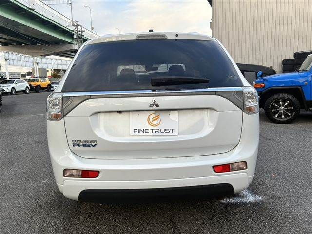 MITSUBISHI OUTLANDER PHEV 2013