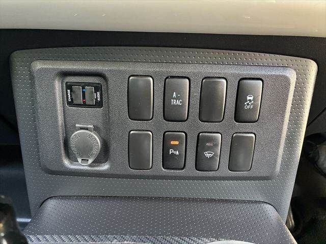 TOYOTA FJ CRUISER 4WD 2011