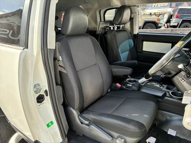 TOYOTA FJ CRUISER 4WD 2011