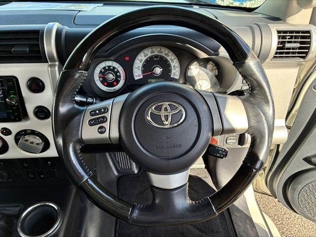 TOYOTA FJ CRUISER 4WD 2011