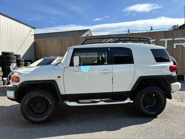 TOYOTA FJ CRUISER 4WD 2011