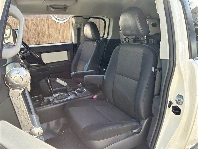 TOYOTA FJ CRUISER 4WD 2011