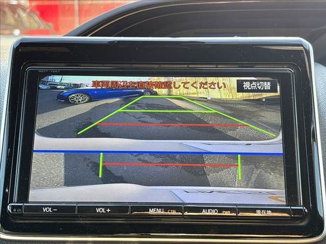 TOYOTA NOAH 4WD 2017